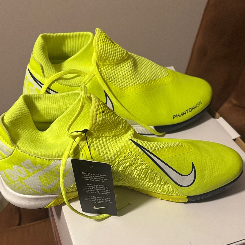 Nike Phantom Vision Bright Yellow Running Shoe women 8 1/2